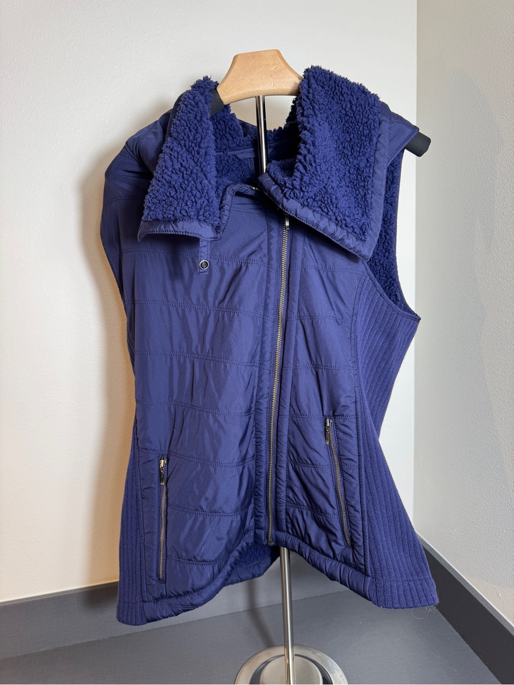 prAna Diva Quilted Sherpa Lined Asymmetric Zip Vest Navy Blue